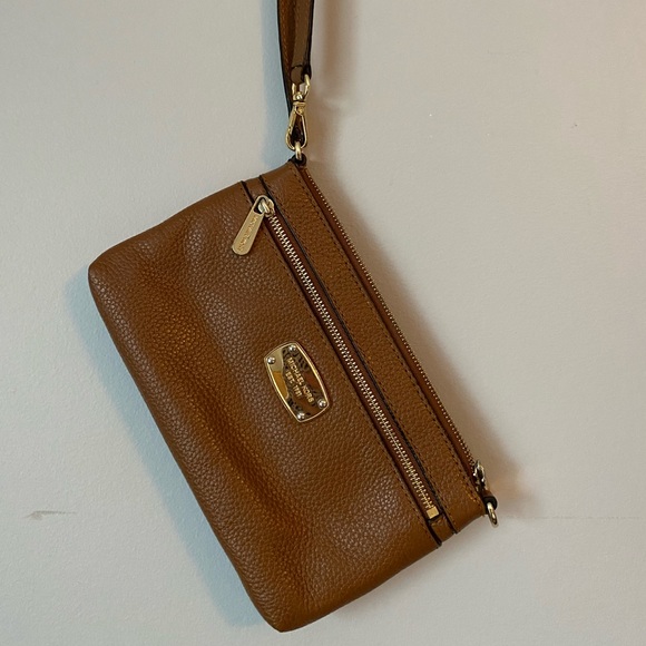 Michael Kors jet set leather wristlet - Picture 2 of 9